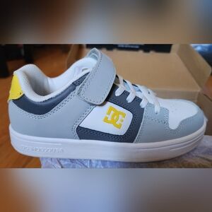 DC Kids Size 1 skate shoes. White, gray, yellow, & black.